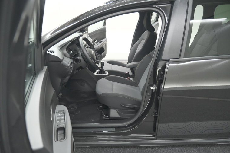 Vehicle Image 30