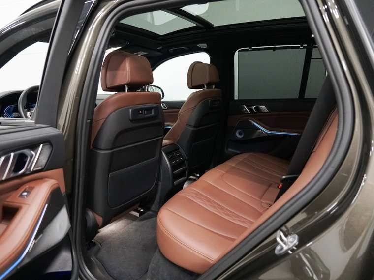 Vehicle Image 36