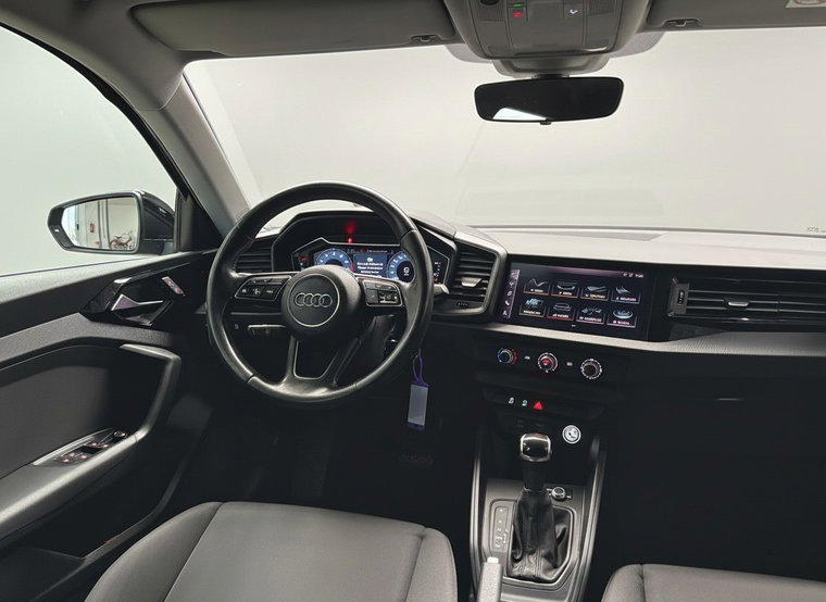 Vehicle Image 14