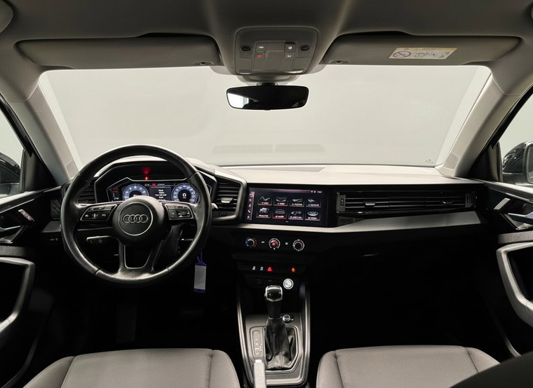 Vehicle Image 11