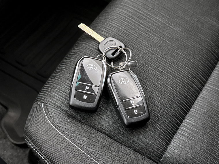 Vehicle Image 21