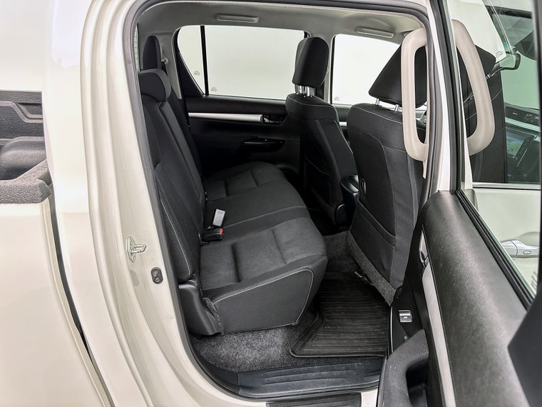 Vehicle Image 23