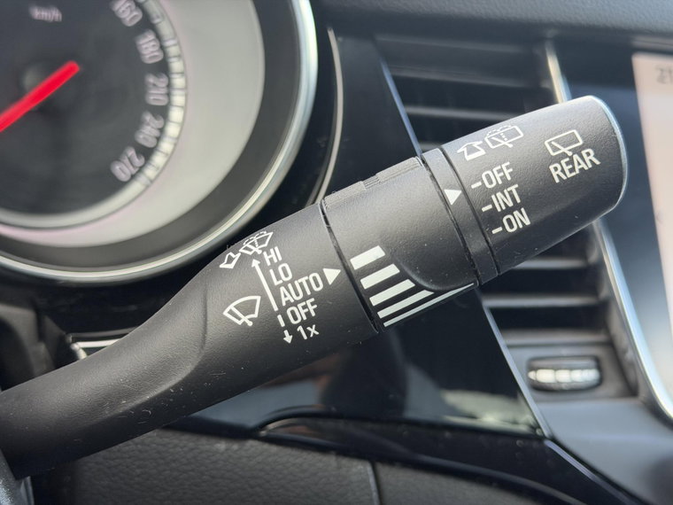 Vehicle Image 27
