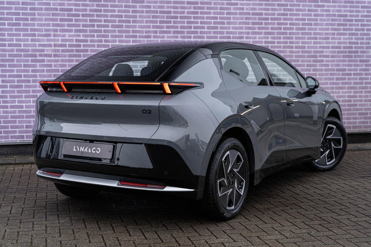 Vehicle Image 4