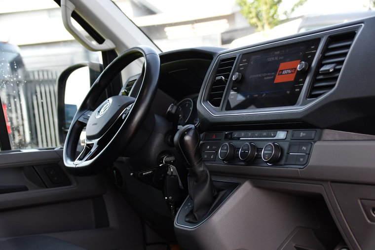 Vehicle Image 25
