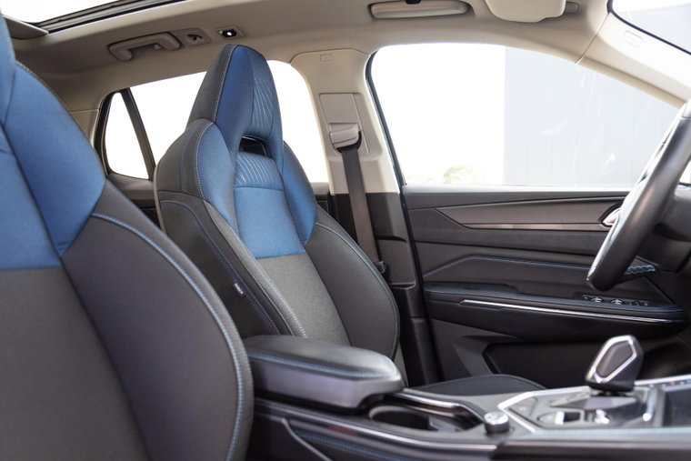 Vehicle Image 12