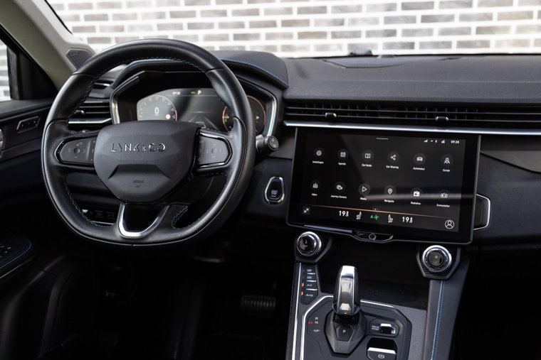 Vehicle Image 6