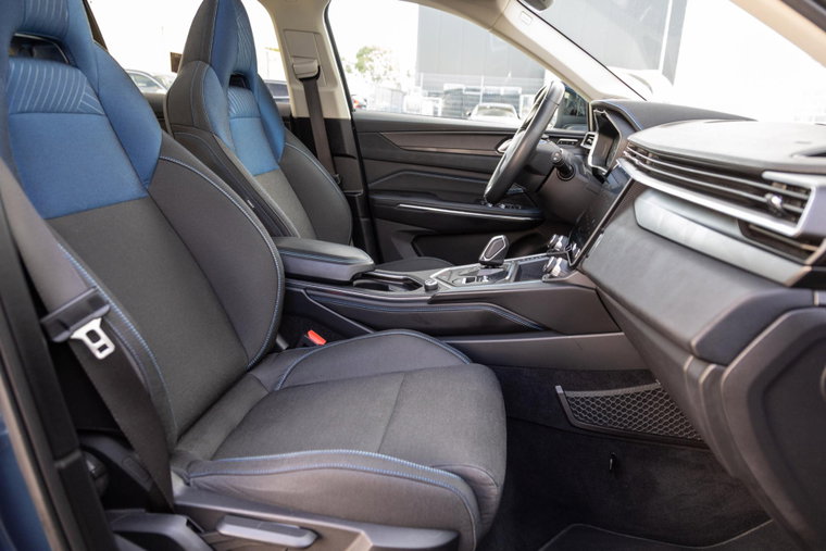 Vehicle Image 11