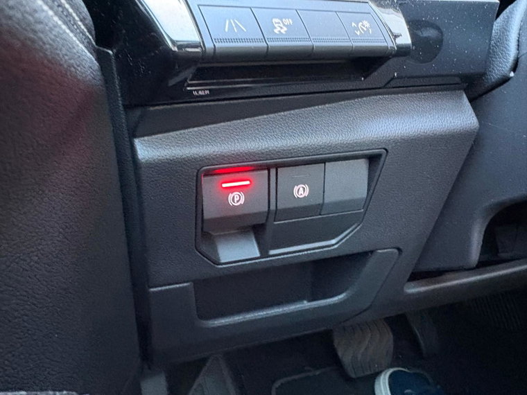 Vehicle Image 24