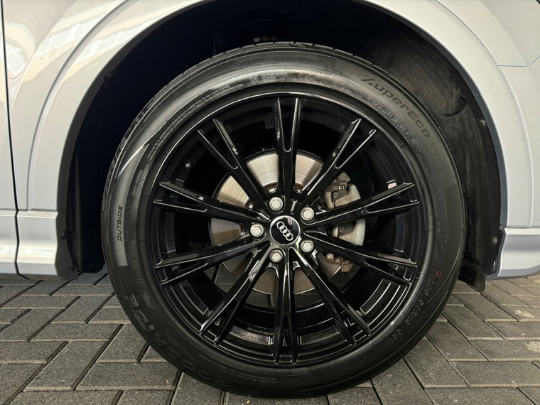 Vehicle Image 33