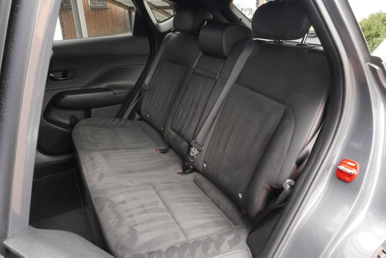 Vehicle Image 40