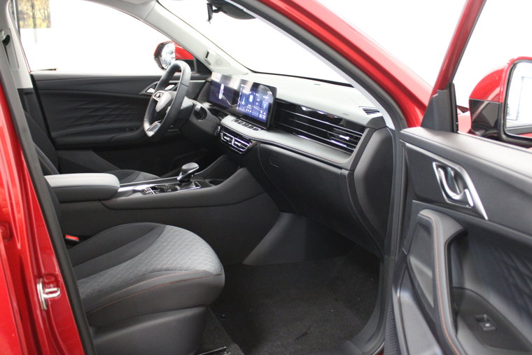Vehicle Image 9