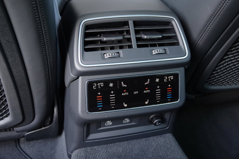 Vehicle Image 28