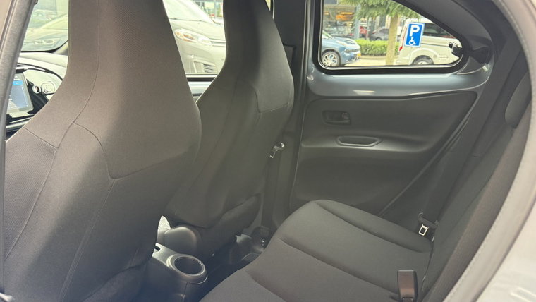 Vehicle Image 18