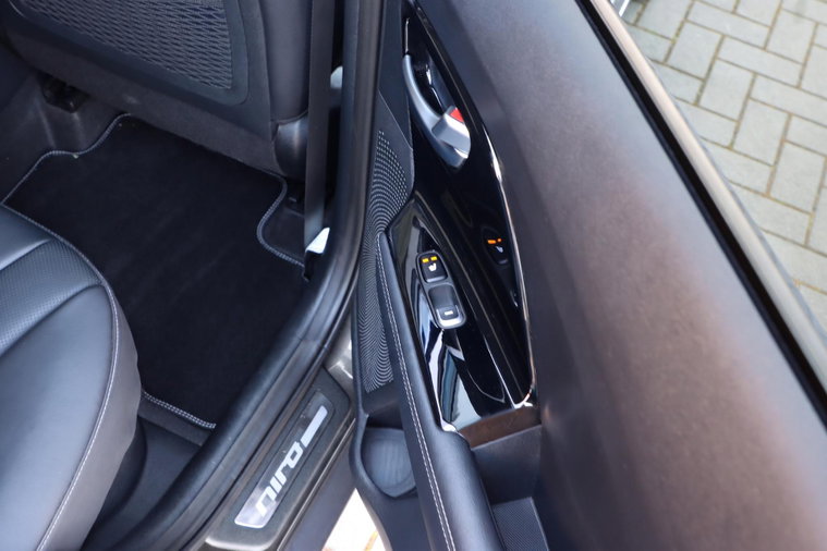 Vehicle Image 38