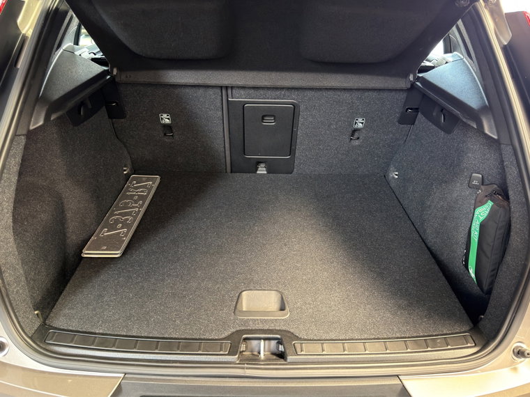 Vehicle Image 40