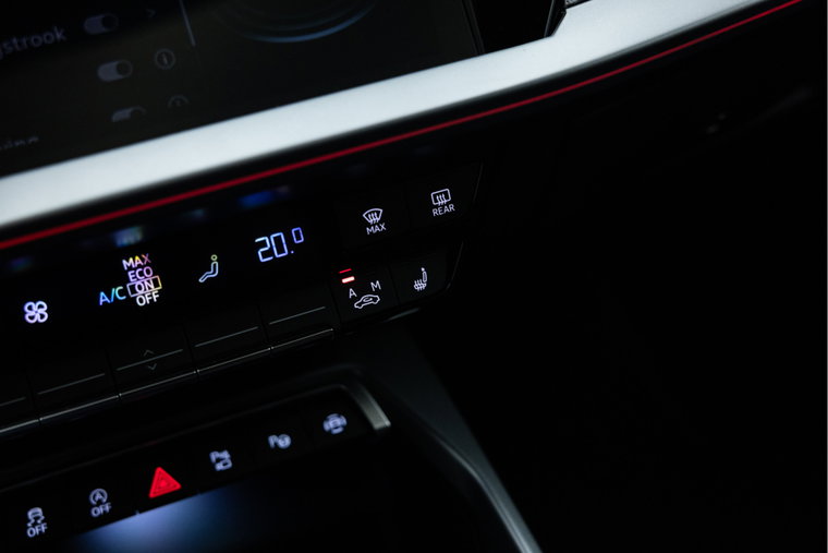 Vehicle Image 60