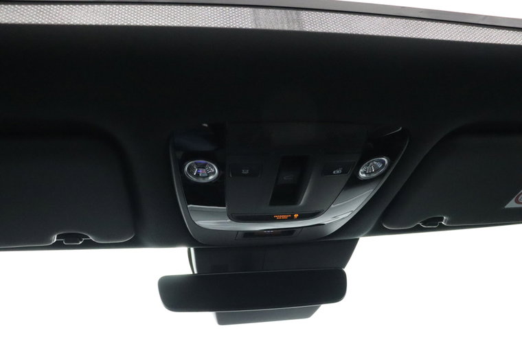 Vehicle Image 32