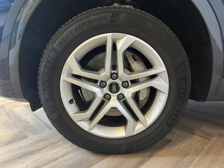 Vehicle Image 37