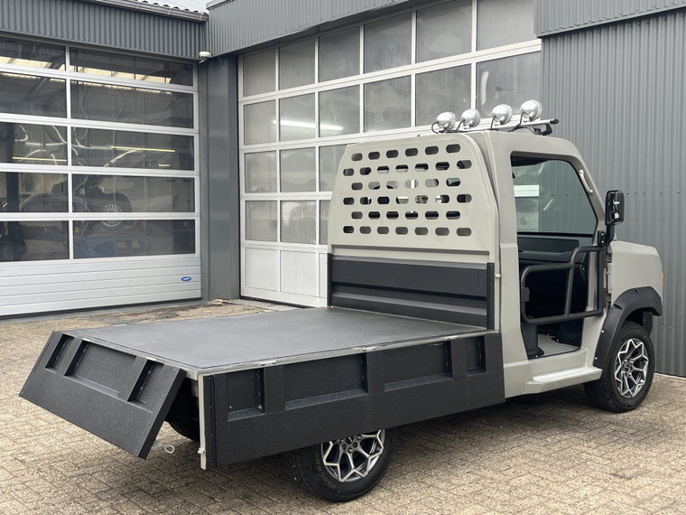 Vehicle Image 35