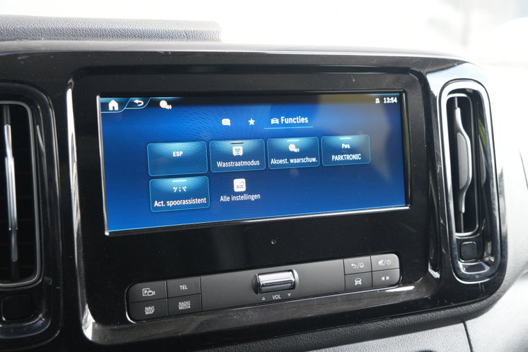 Vehicle Image 33