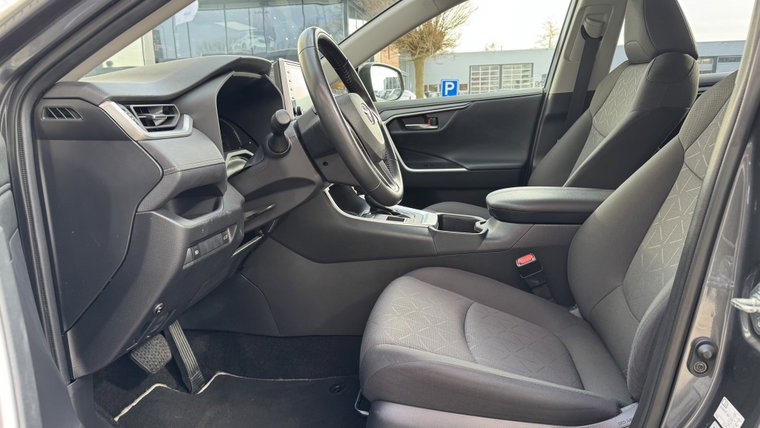 Vehicle Image 8