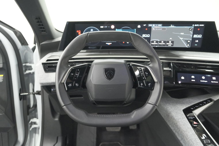 Vehicle Image 33
