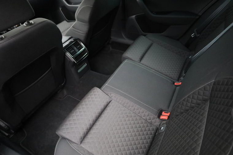 Vehicle Image 37