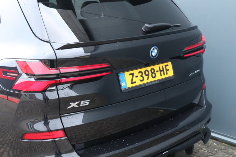 Vehicle Image 24