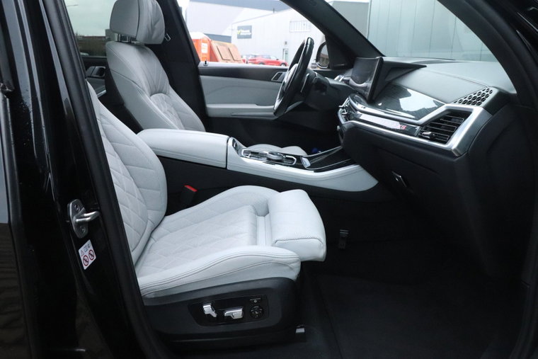 Vehicle Image 37