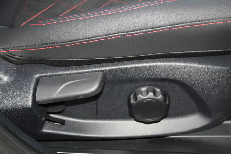Vehicle Image 35