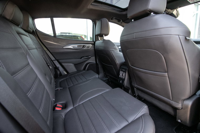 Vehicle Image 8