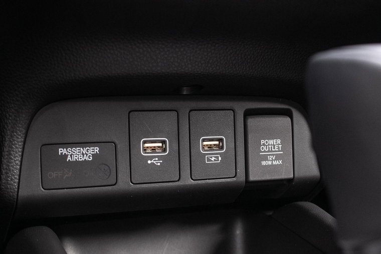 Vehicle Image 25