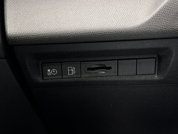 Vehicle Image 34