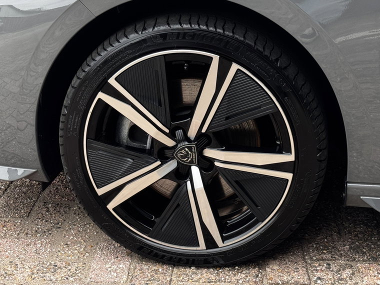 Vehicle Image 36