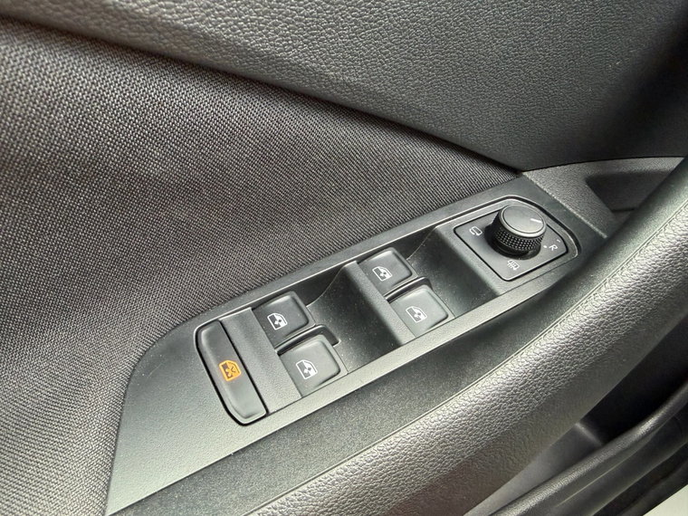 Vehicle Image 29