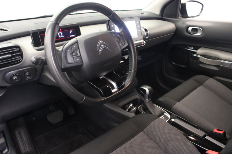 Vehicle Image 13