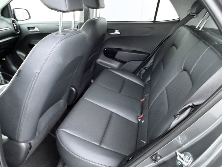 Vehicle Image 33