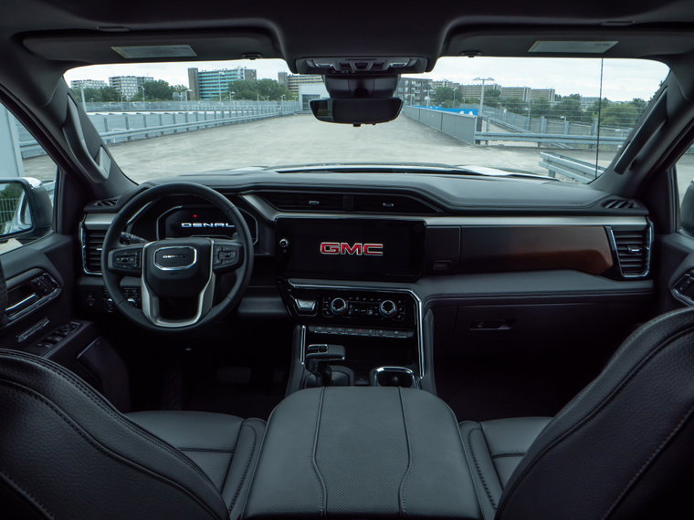 Vehicle Image 32
