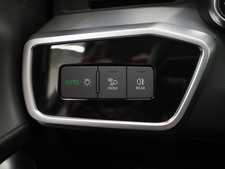 Vehicle Image 22