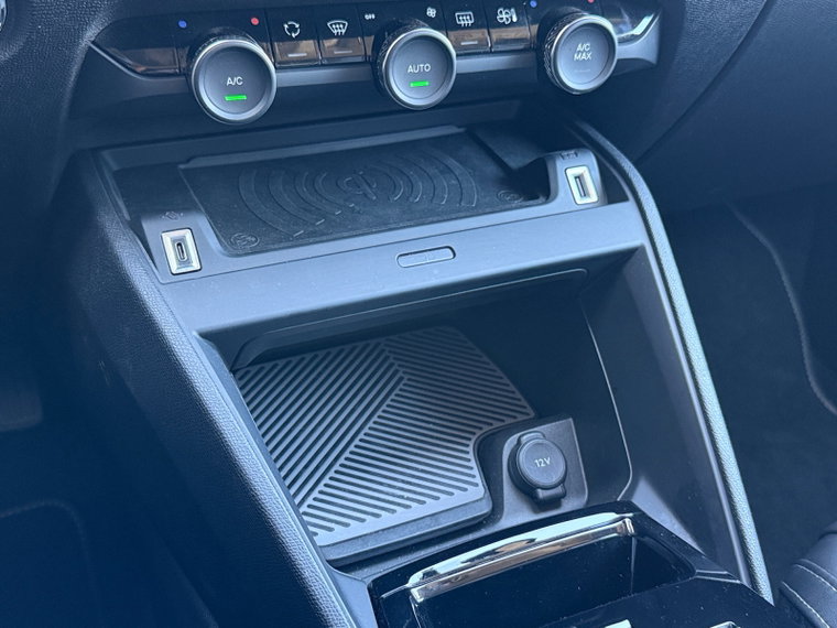 Vehicle Image 28