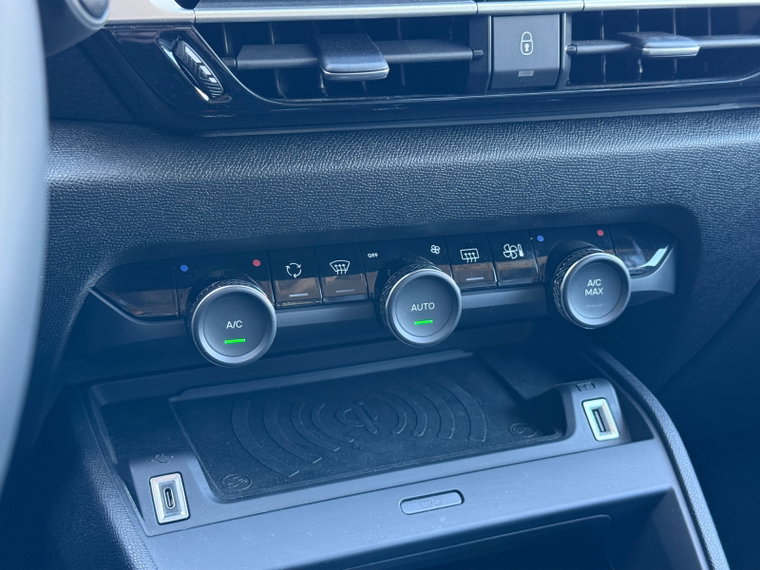 Vehicle Image 29