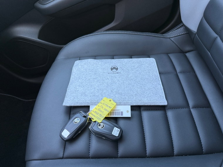 Vehicle Image 40