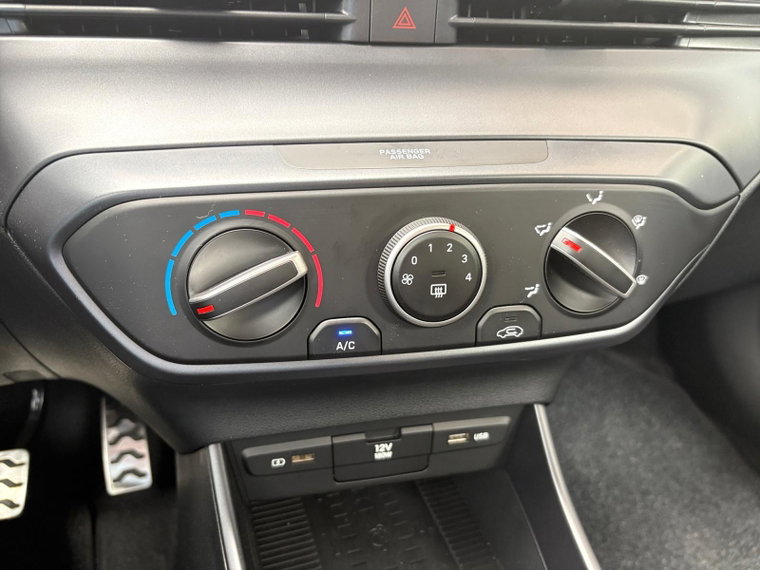 Vehicle Image 26