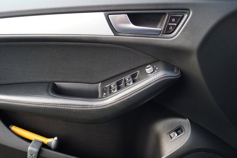 Vehicle Image 23