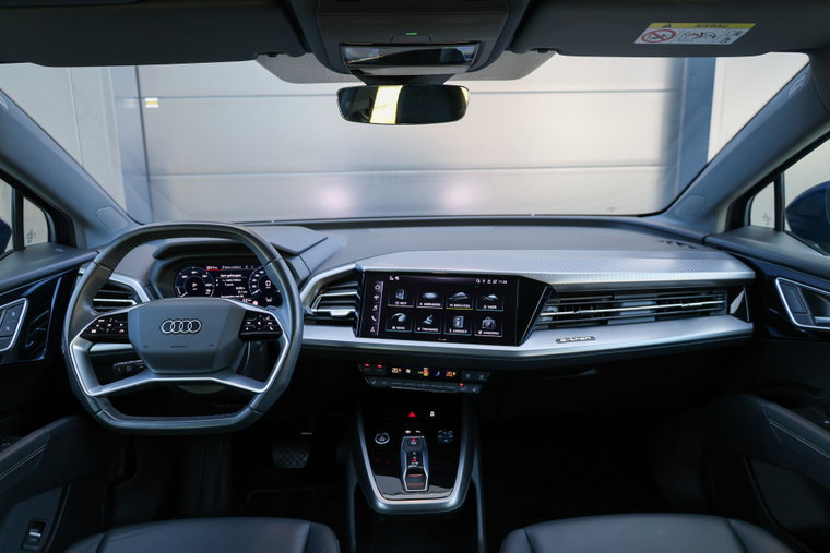 Vehicle Image 22