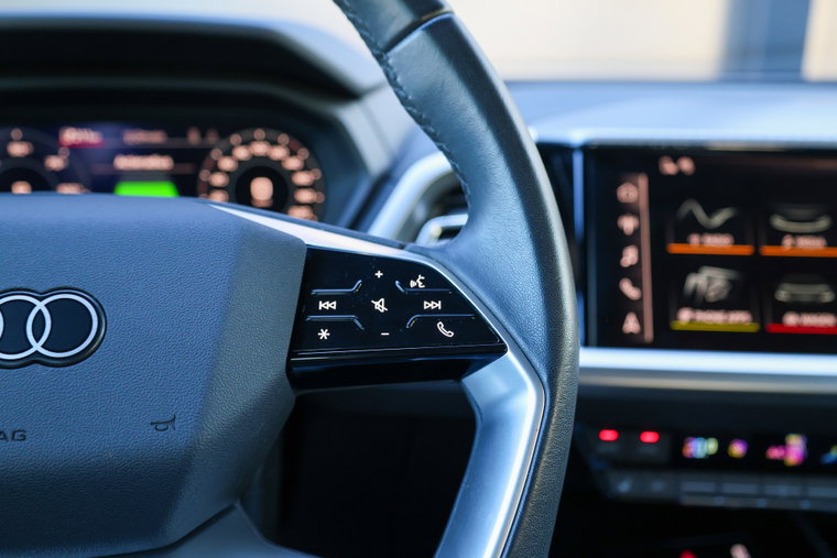 Vehicle Image 26