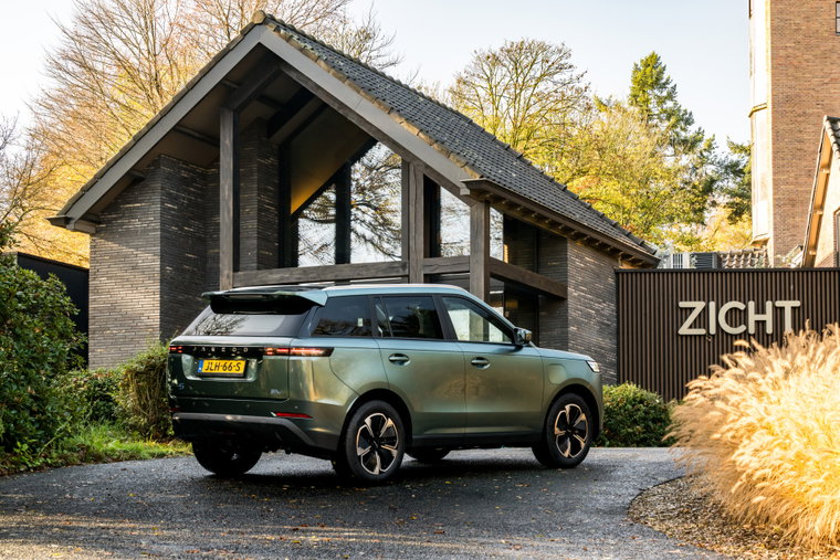 Vehicle Image 8