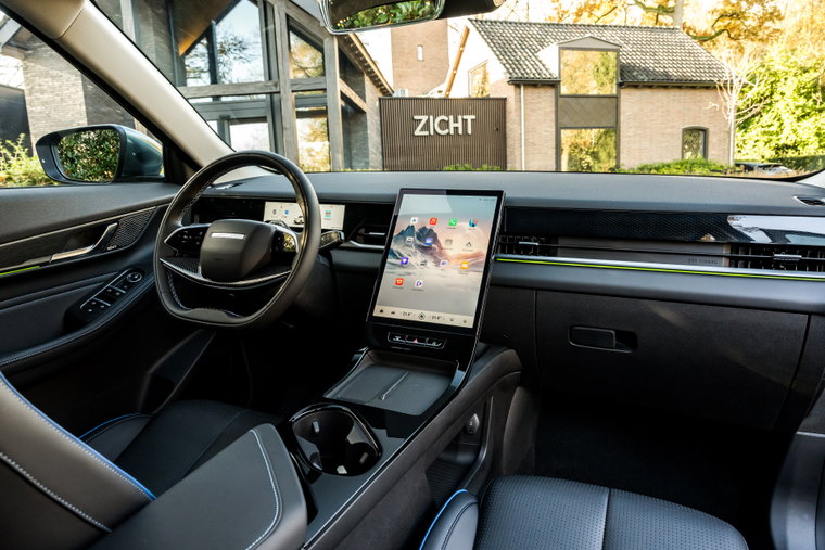 Vehicle Image 9