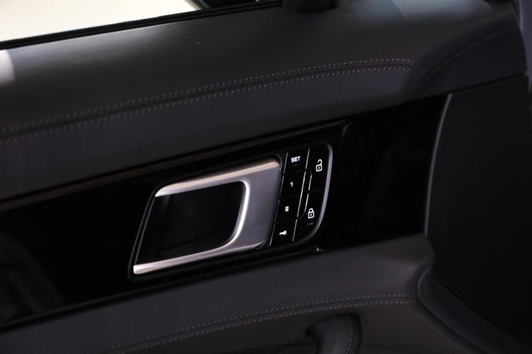 Vehicle Image 36
